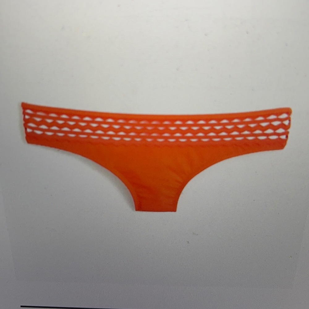 Low rider pique bikini bottom with Rickrack inset